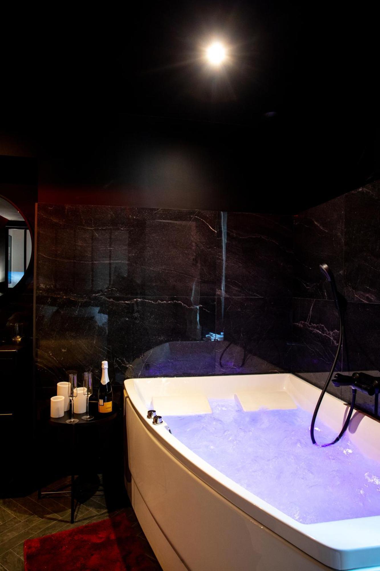 La Suite Spa & Cinema Saint-Lambert-du-Lattay Kültér fotó